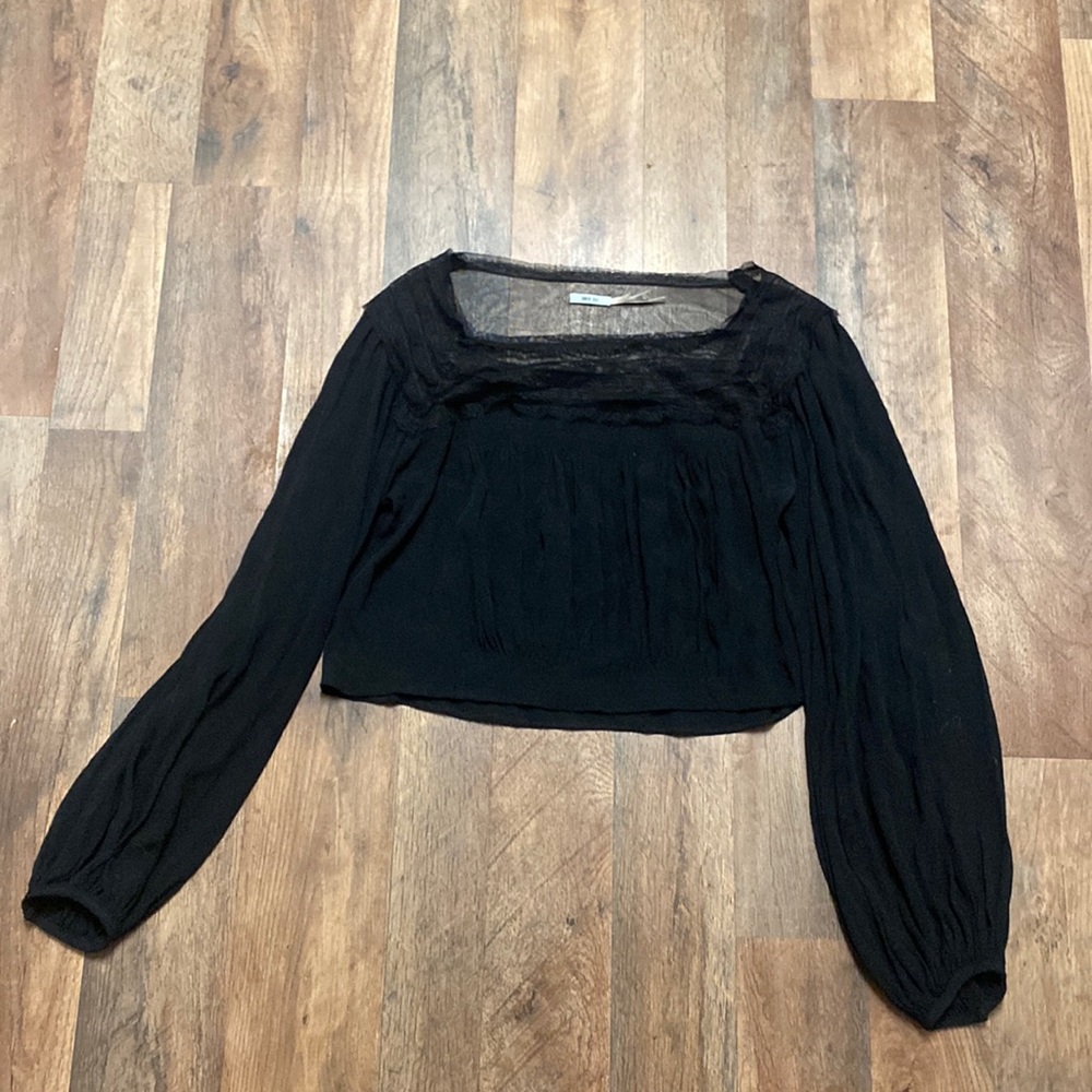 - Urban outfitters crop top size m